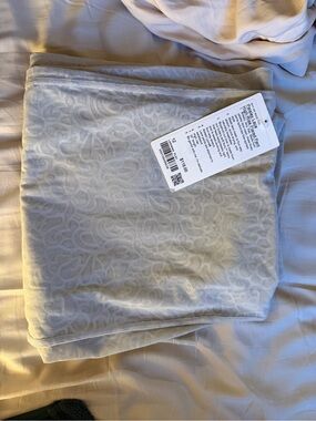 NWT Lululemon Neutral Light Gray Flared Pants